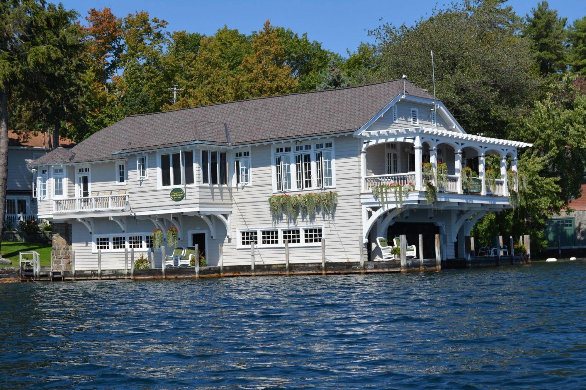Lake George Boathouse Waterfront Lodging 볼튼 랜딩 외부 사진