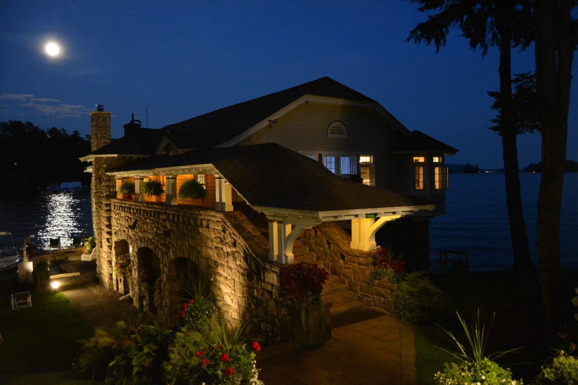 Lake George Boathouse Waterfront Lodging 볼튼 랜딩 외부 사진