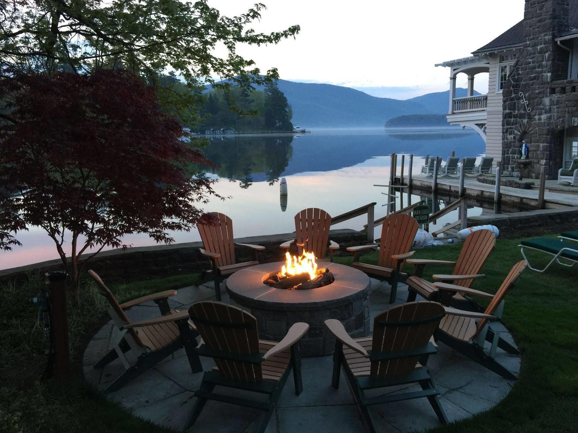 Lake George Boathouse Waterfront Lodging 볼튼 랜딩 외부 사진