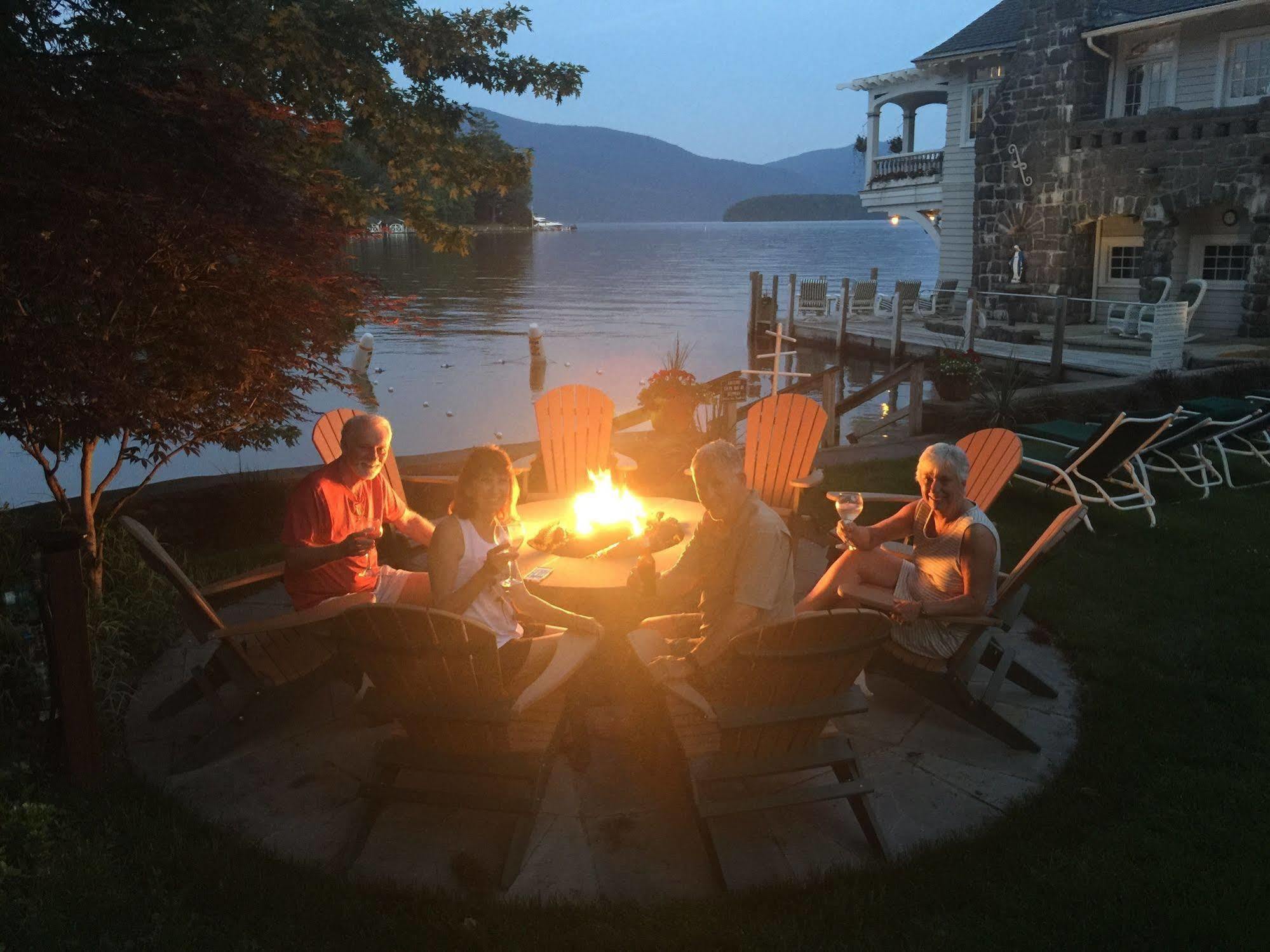 Lake George Boathouse Waterfront Lodging 볼튼 랜딩 외부 사진